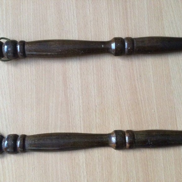 2 vintage wall hangers with brass fruits plate wood handle made in England - Picture 4 of 10